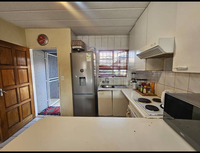 3 BEDROOM SECTIONAL TITLE FOR SALE IN LINMEYER